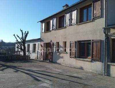 Maison - 340 m² - 16 pièces