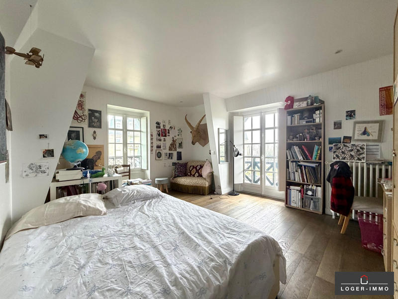 Maison - 210 m² - 10 pièces