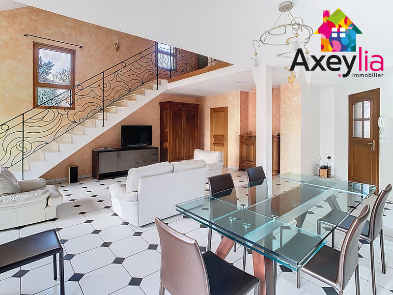 Maison - 152 m² - 5 pièces