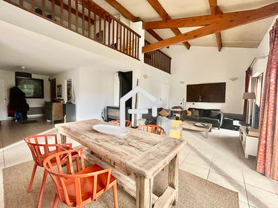 Maison - 135 m² - 5 pièces