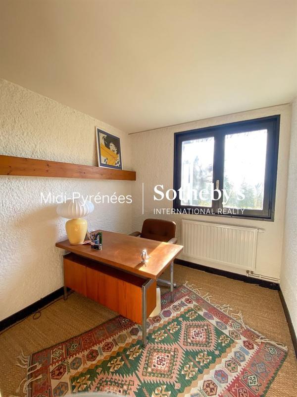 Maison - 232 m² - 9 pièces