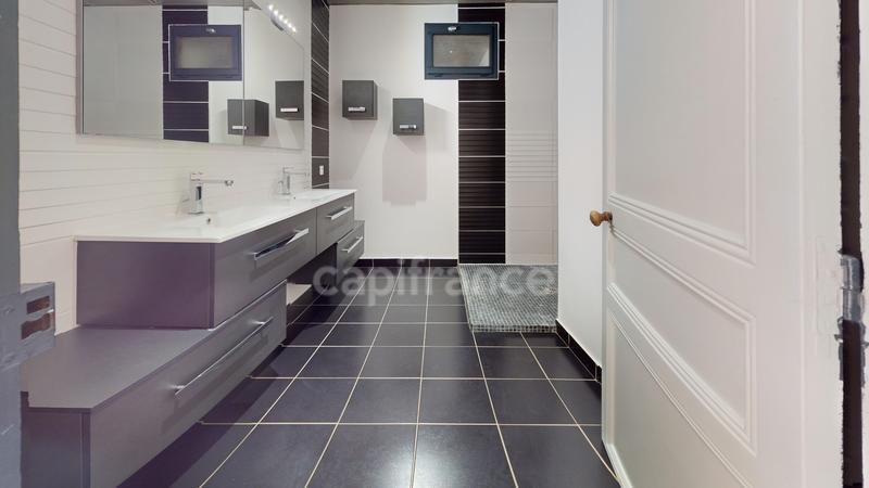 Maison - 179 m² - 7 pièces