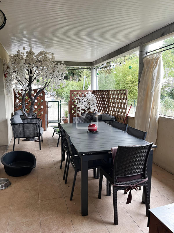 Maison - 205 m² - 8 pièces