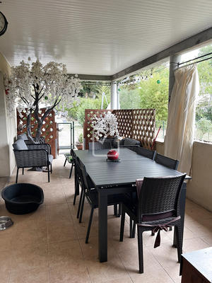 Maison - 205 m² - 8 pièces