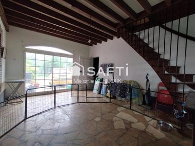 Maison - 180 m² - 7 pièces