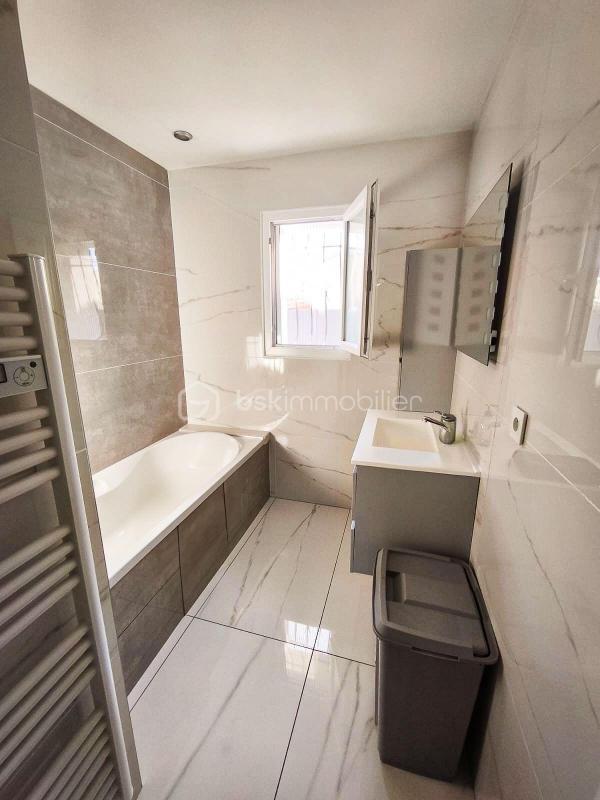 Villa - 90 m² - 4 pièces