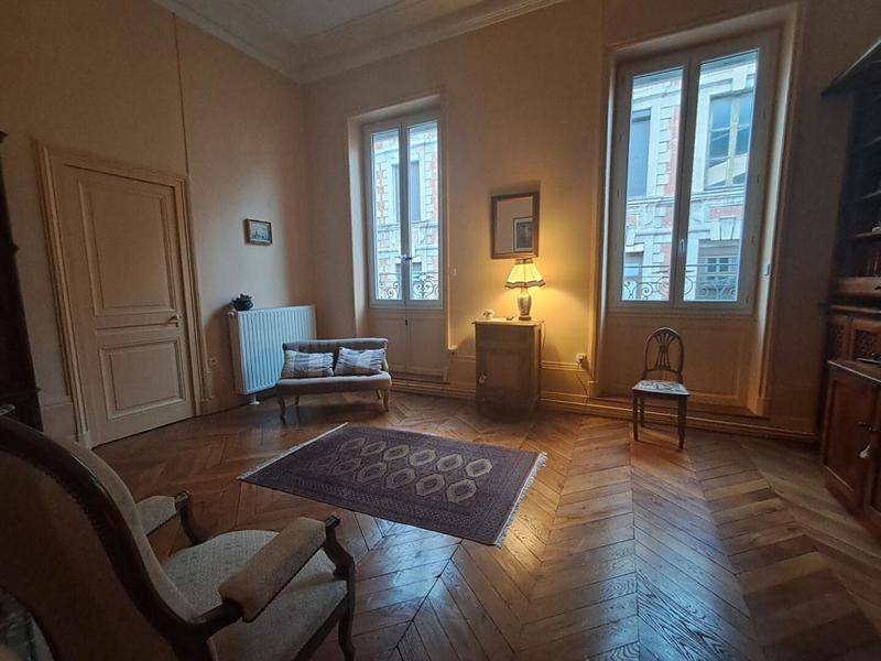 Appartement - 169 m² - 6 pièces