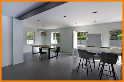 Villa - 200 m² - 5 pièces