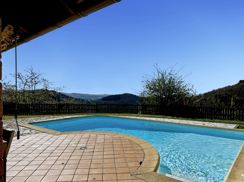 Propriété - 357 m² - 13 pièces