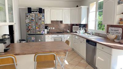 Maison - 202 m² - 7 pièces