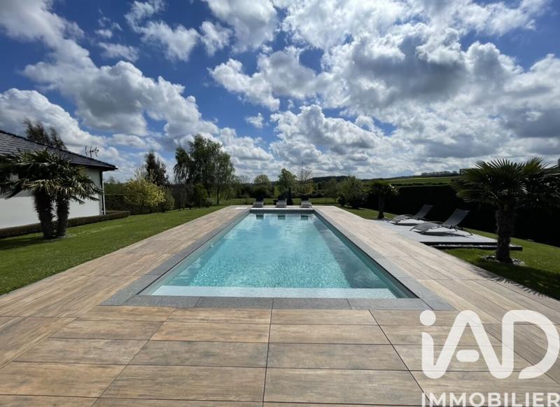 Maison - 285 m² - 9 pièces