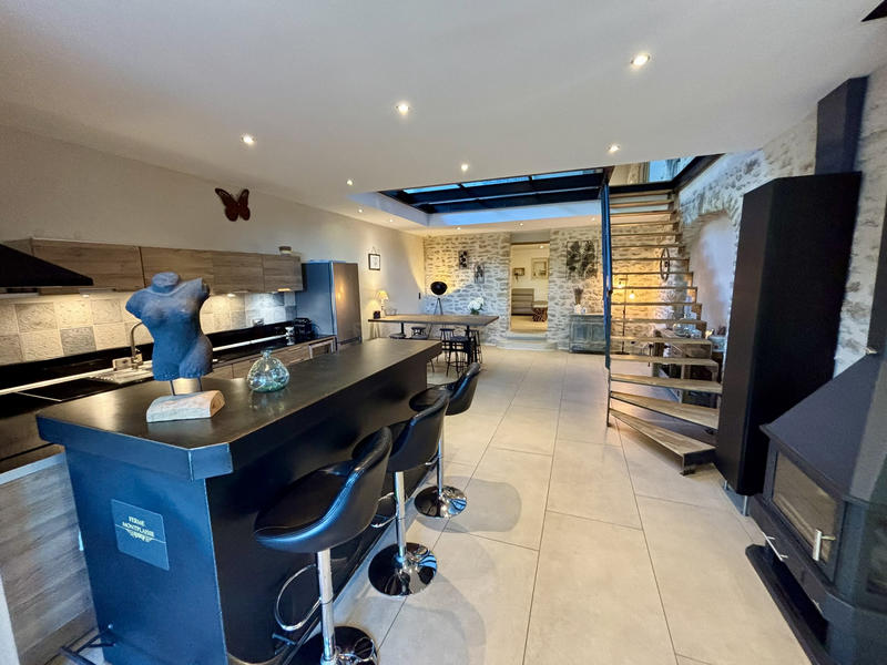 Mas - 185 m² - 5 pièces