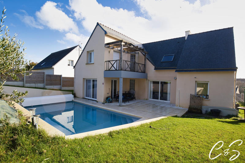 Maison - 163 m² - 6 pièces