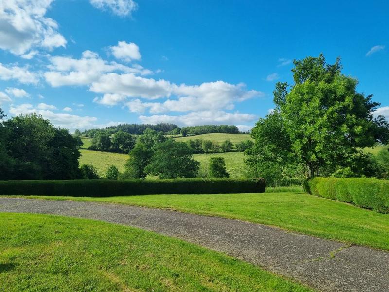 Corps de ferme - 230 m² - 9 pièces