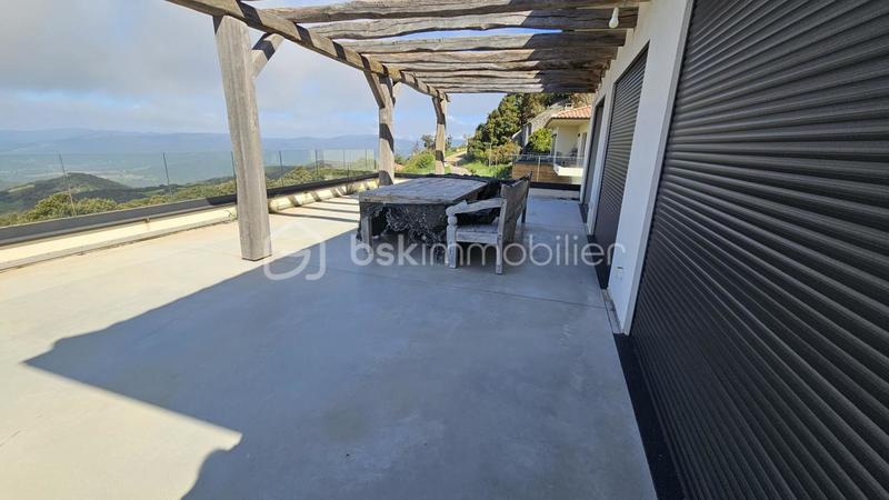 Maison - 172 m² - 3 pièces