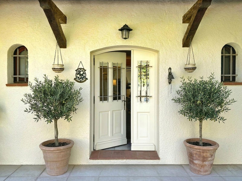 Maison - 220 m² - 6 pièces