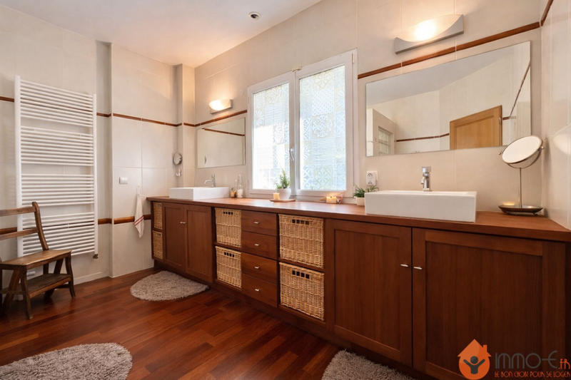 Maison - 296 m² - 7 pièces