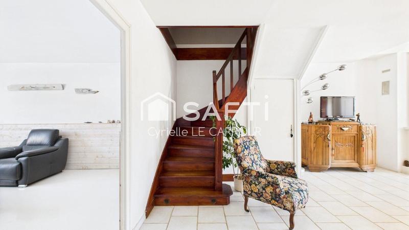 Maison - 203 m² - 7 pièces