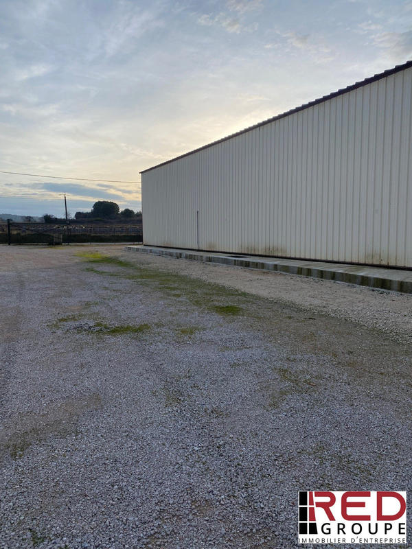 Entrepôt - 335 m²