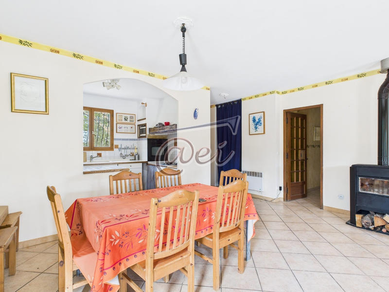 Villa - 100 m² - 5 pièces