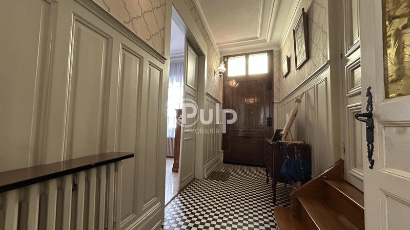 Maison - 227 m² - 6 pièces