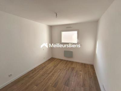 Maison - 96 m² - 5 pièces