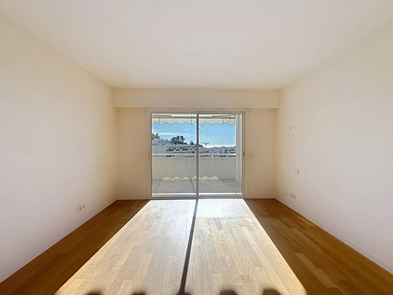 Appartement - 95 m² - 4 pièces