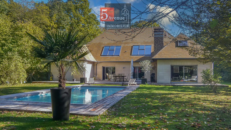 Maison - 400 m² - 8 pièces