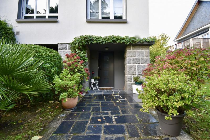 Maison traditionnelle - 149 m² - 6 pièces