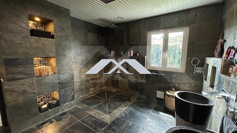 Maison - 170 m² - 4 pièces