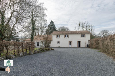 Maison - 307 m² - 5 pièces