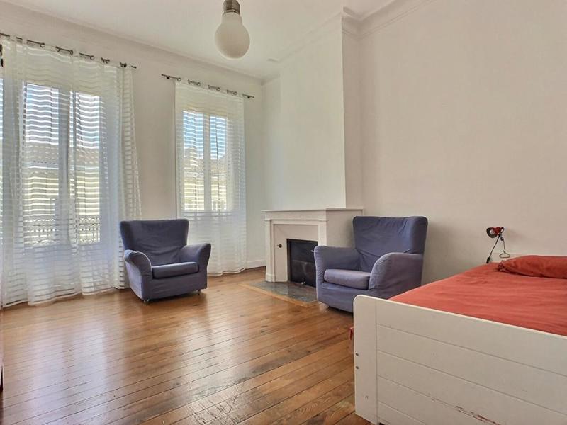 Maison - 208 m² - 7 pièces