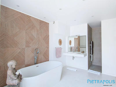 Appartement - 90 m² - 3 pièces