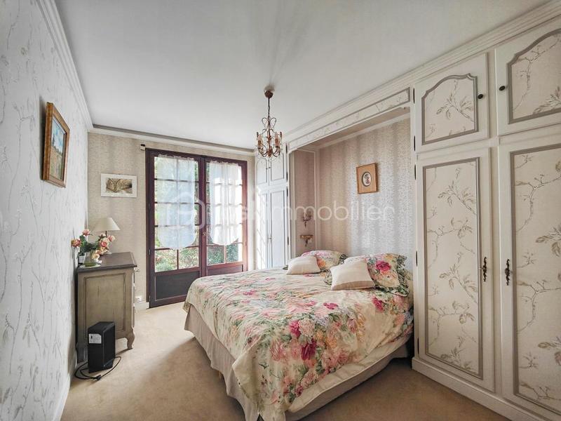 Maison traditionnelle - 120 m² - 7 pièces