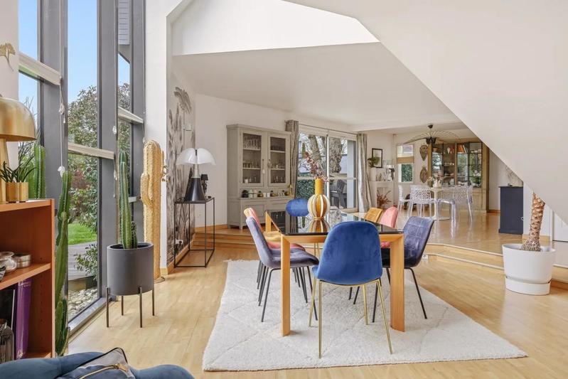 Maison - 235 m² - 7 pièces