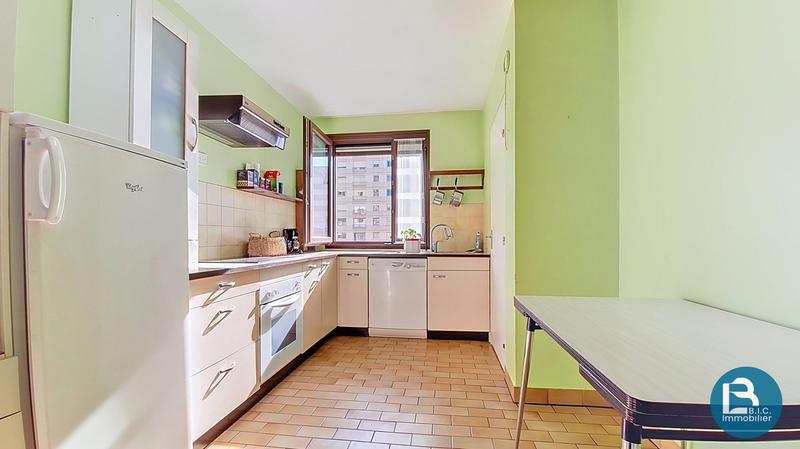 Appartement - 98 m² - 5 pièces