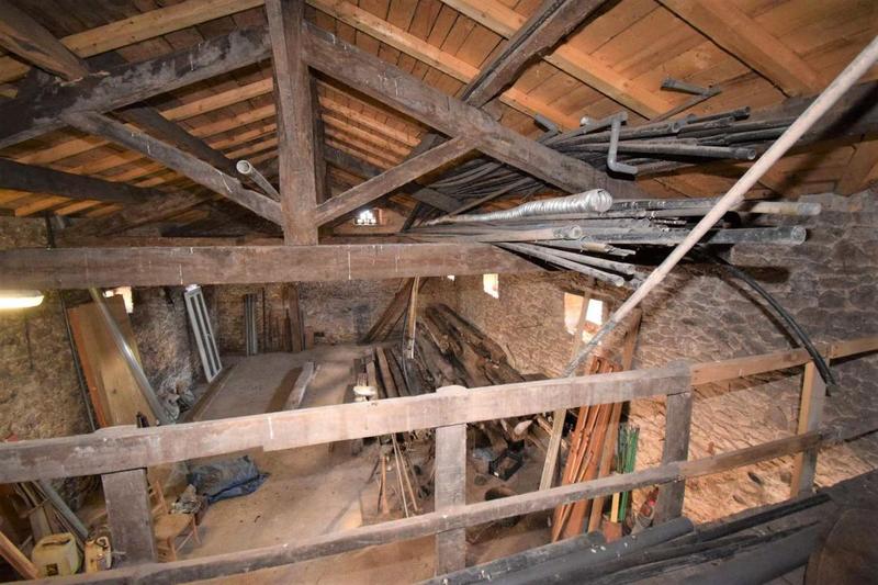 Corps de ferme - 800 m² - 8 pièces