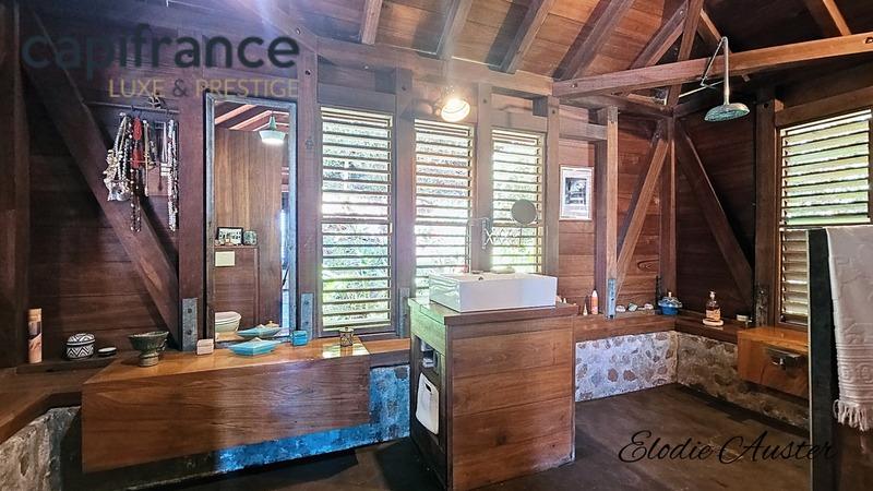 Propriété - 261 m² - 8 pièces