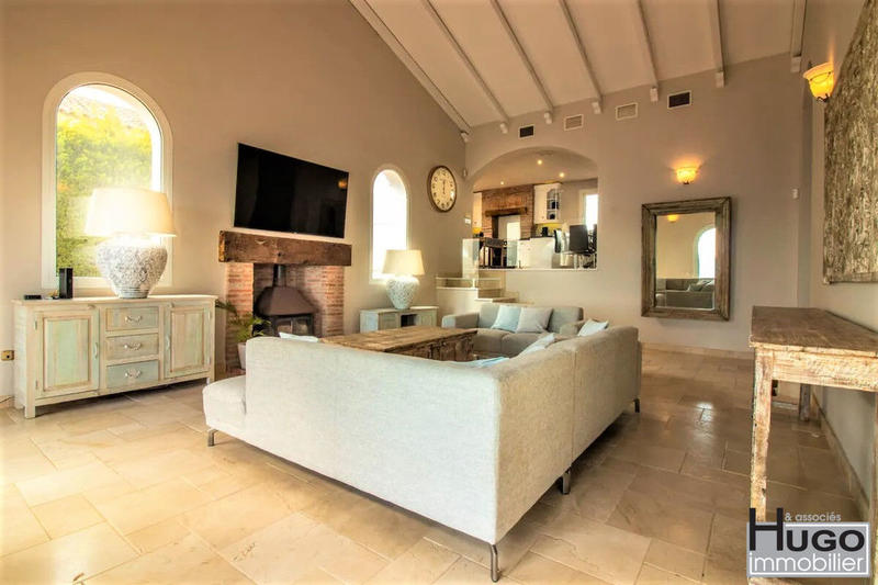 Propriété - 500 m² - 22 pièces