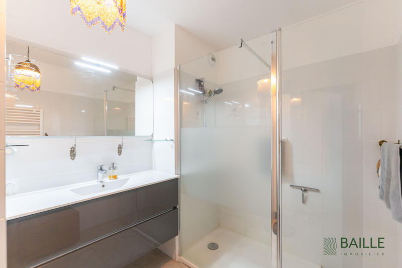 Appartement - 75 m² - 3 pièces