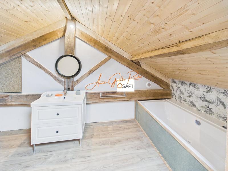 Maison - 145 m² - 12 pièces