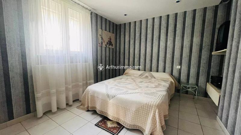 Maison - 137 m² - 6 pièces