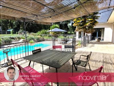 Maison - 250 m² - 11 pièces