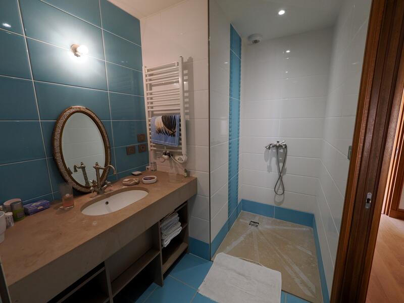 Maison - 344 m² - 15 pièces