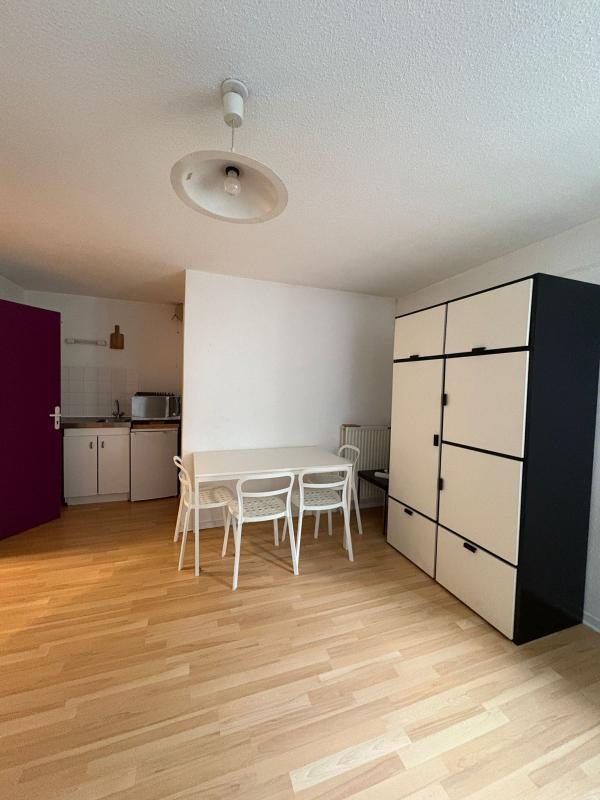 Studio - 20 m² - 1 pièce