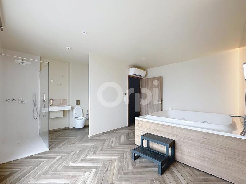 Maison - 121 m² - 6 pièces