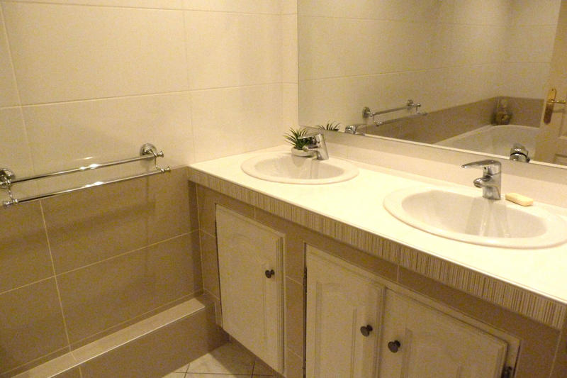 Appartement - 98 m² - 5 pièces