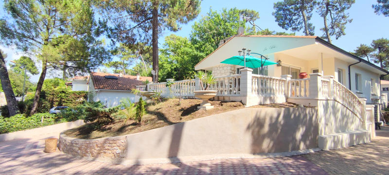 Maison - 199 m² - 8 pièces