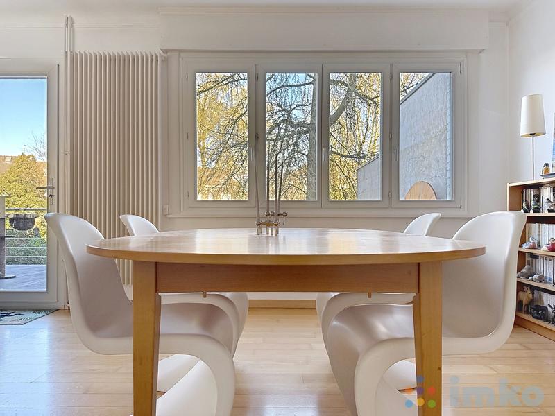 Maison - 256 m² - 8 pièces