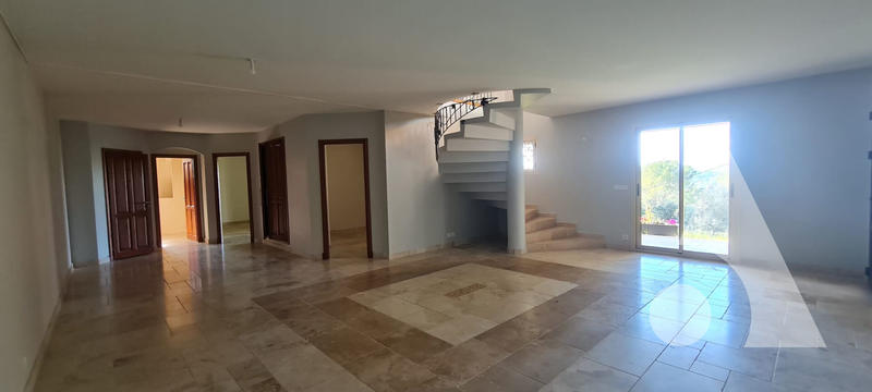 Villa - 205 m² - 5 pièces